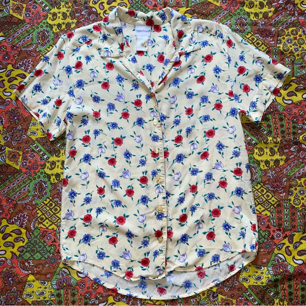 1990s Bobbie Brooks Soft Yellow Ditsy Floral Relaxed Fit Button up